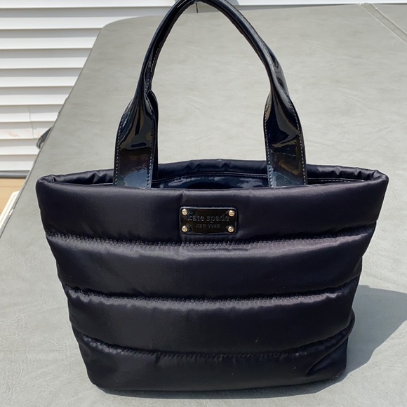 kate spade Handbags - Kate spade beautiful tote in excellent condition
